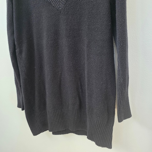 Old Navy Women's Black V-Neck Long Sweater - Large - Picture 3 of 7